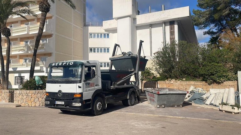 Qué Puedo Tirar en un Contenedor de Escombros