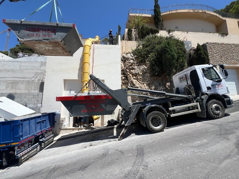 Contenedor de escombros de obra en Mallorca