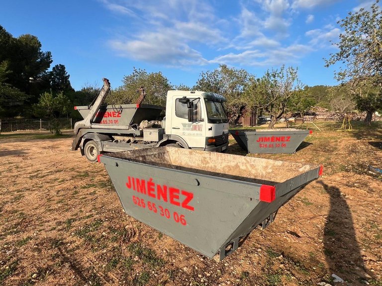 Contenedor para restos de poda y jardín en Mallorca