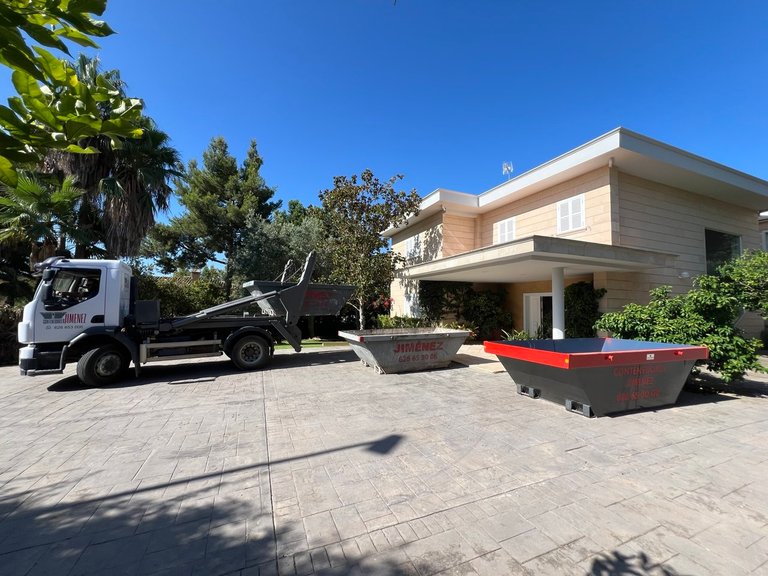 Contenedor de escombros en Andratx Mallorca